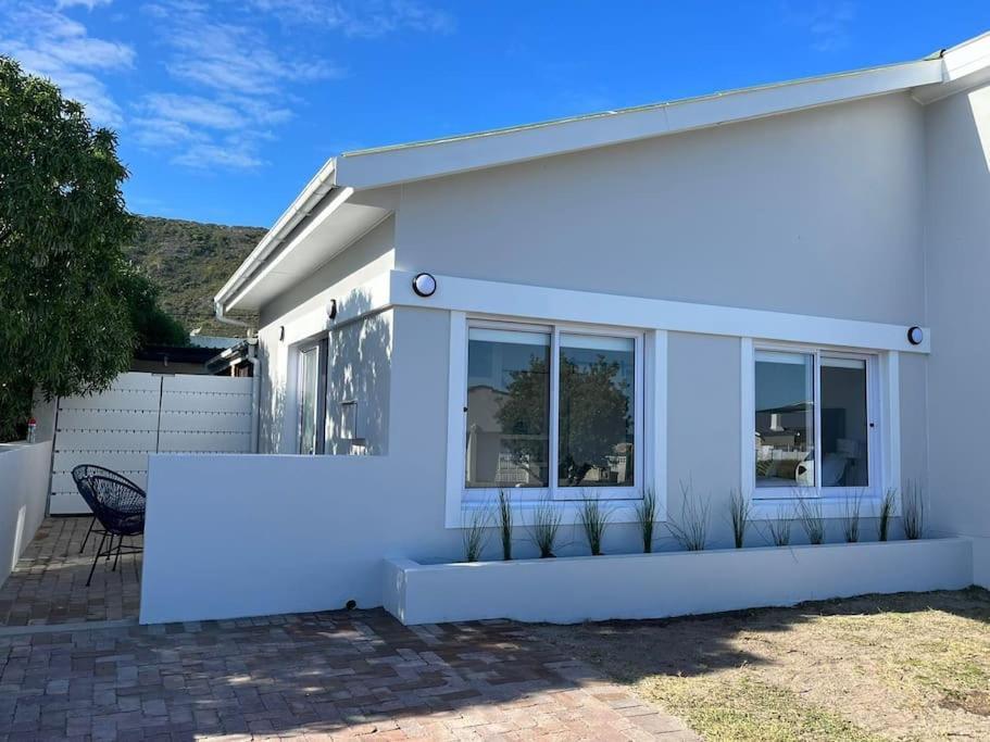 34.4 Degrees South Studio Apartment Agulhas Bagian luar foto