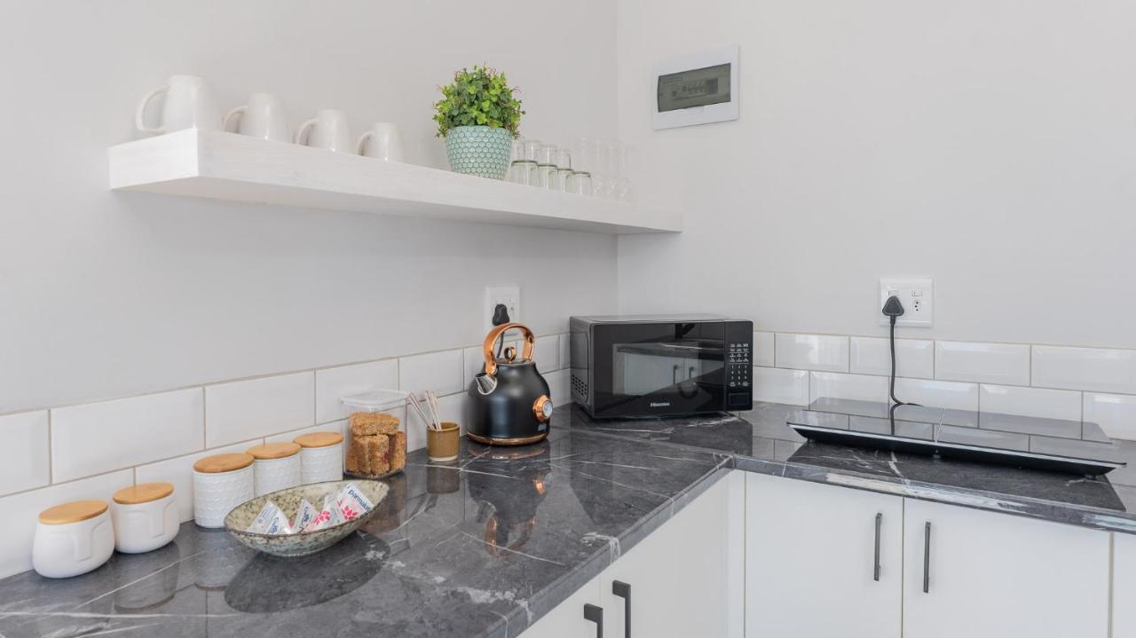 34.4 Degrees South Studio Apartment Agulhas Bagian luar foto