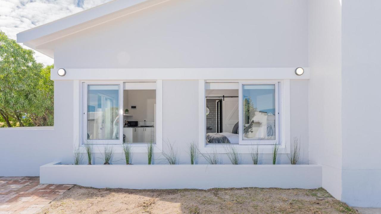 34.4 Degrees South Studio Apartment Agulhas Bagian luar foto
